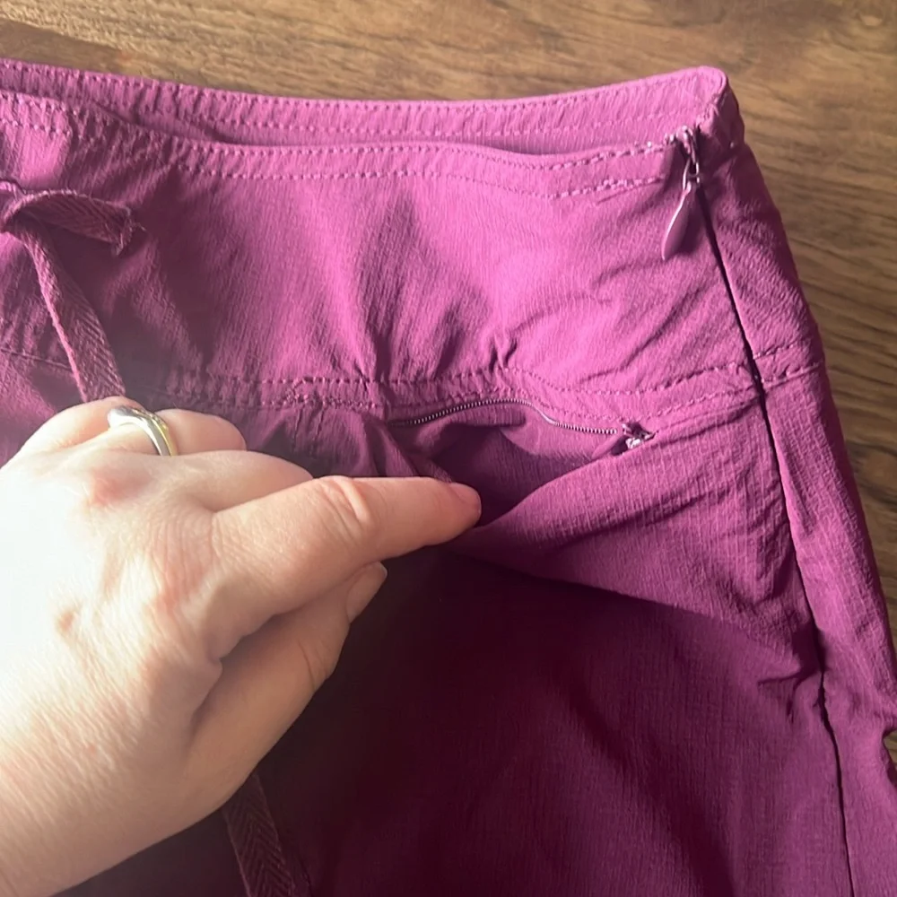 Green Tea Ladies Lightweight Skorts Size Large.
